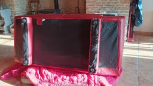 tissu de finition déchiré avant réparation