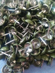 clous tapissiers utilisé à l'atelier