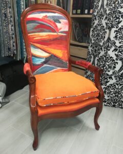 fauteuil restauré par le Clou de la Tapissière